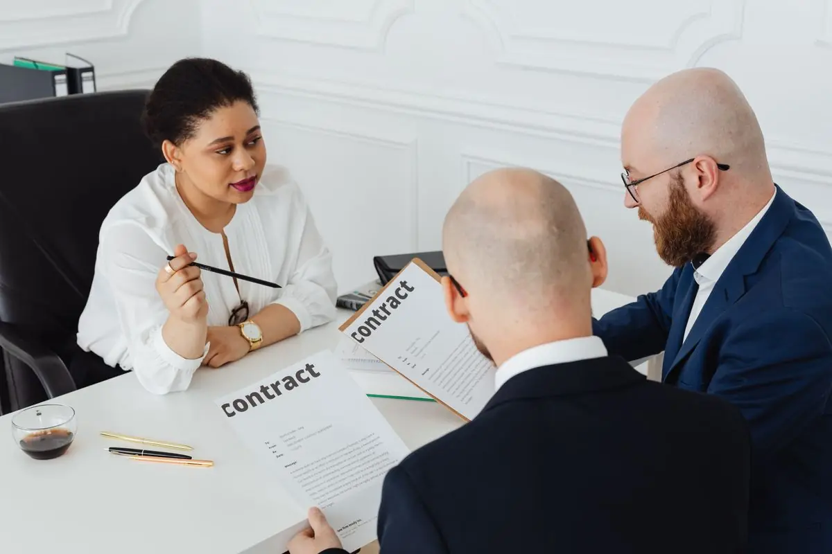 Reunião de proposta com agência de marketing digital